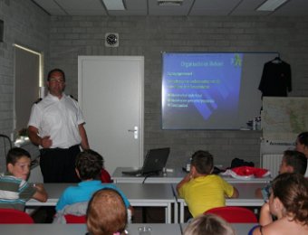 07-07-2009 Groep 8 bij brandweer